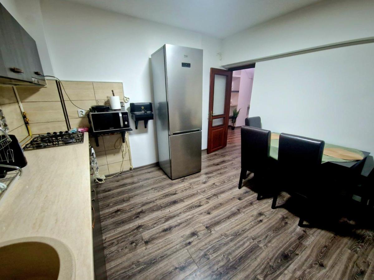 Cozy Appartment In The Center Targoviste Buitenkant foto