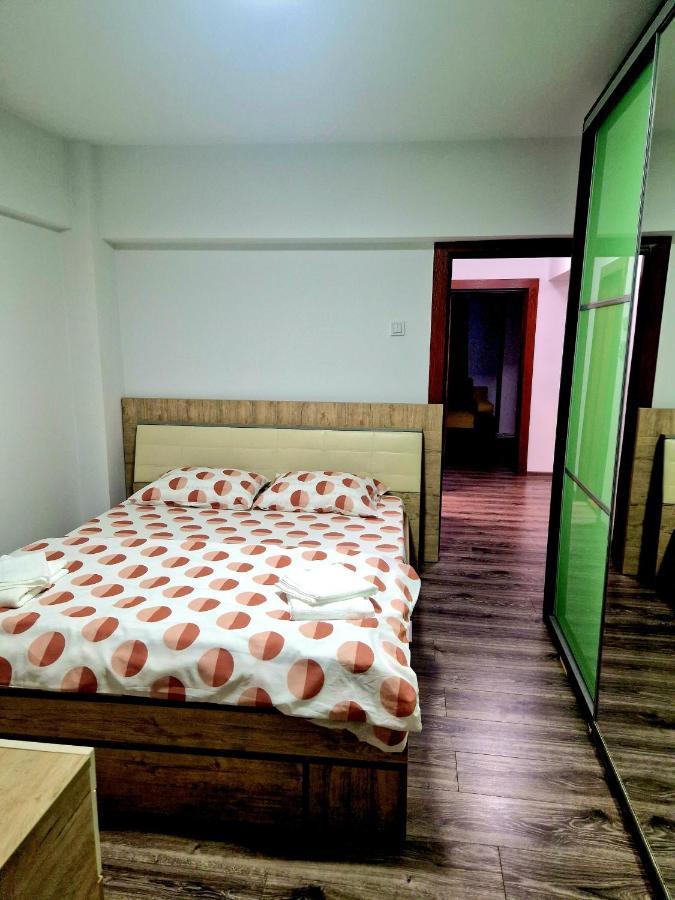 Cozy Appartment In The Center Targoviste Buitenkant foto